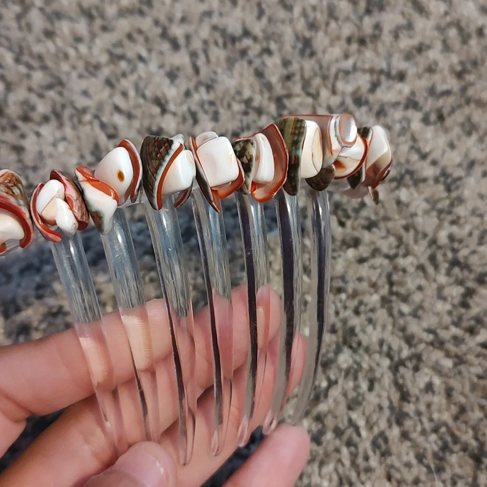 Shell Hair Piece - Picture 2 of 3